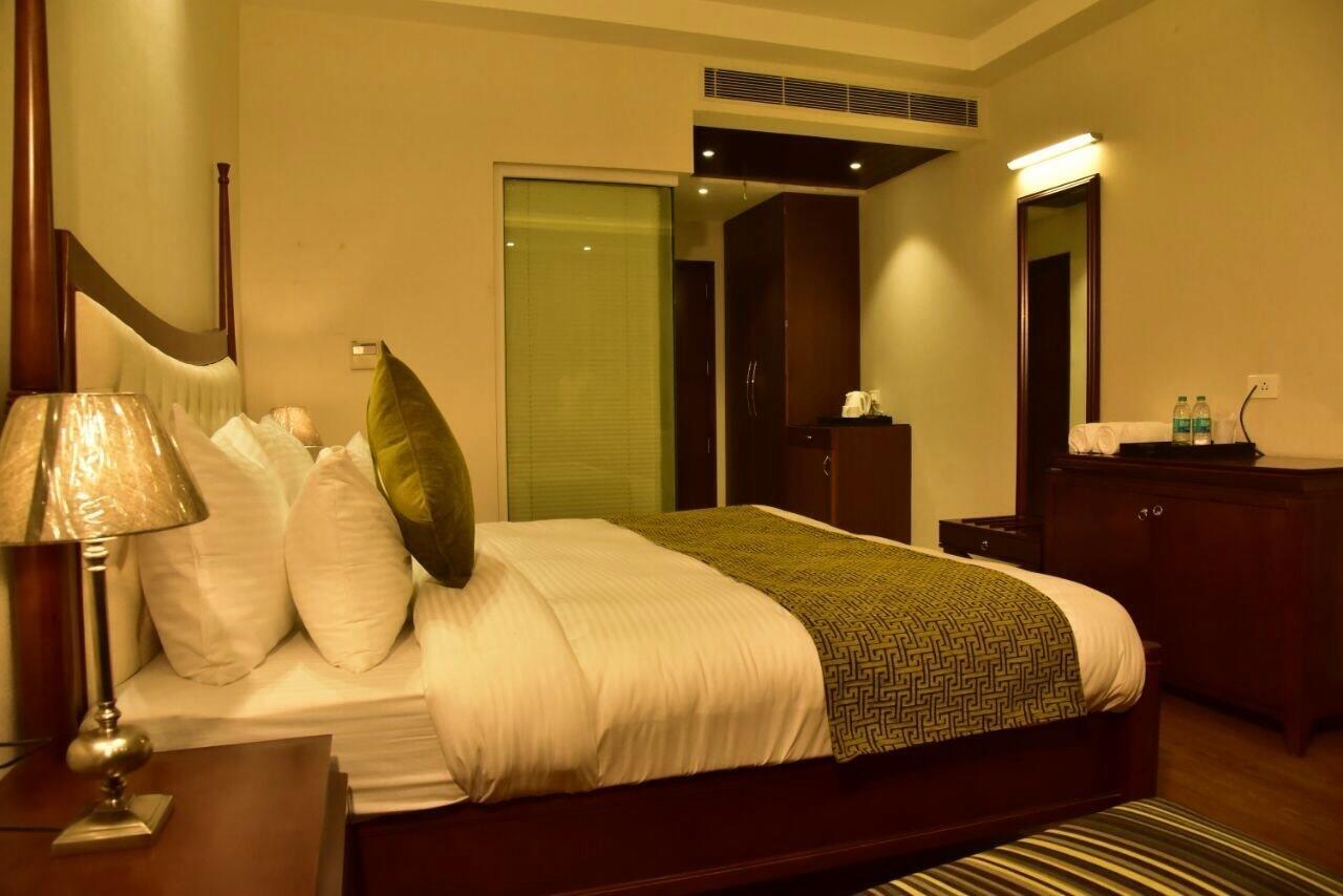 Season Hotel Найнитал Экстерьер фото