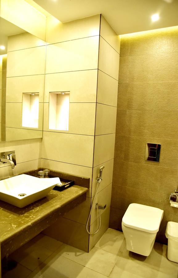 Season Hotel Найнитал Экстерьер фото