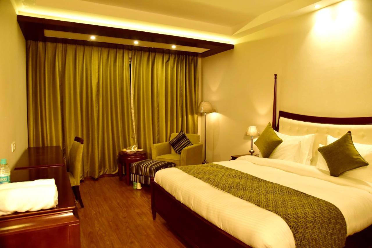 Season Hotel Найнитал Экстерьер фото