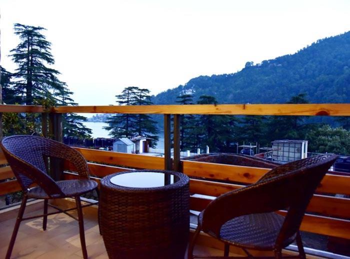 Season Hotel Найнитал Экстерьер фото